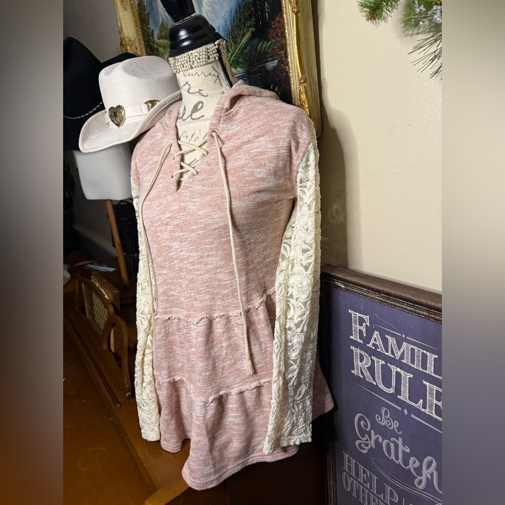 Women's Pink Lace Sleeve Hoodie Top - Picture 4 of 8